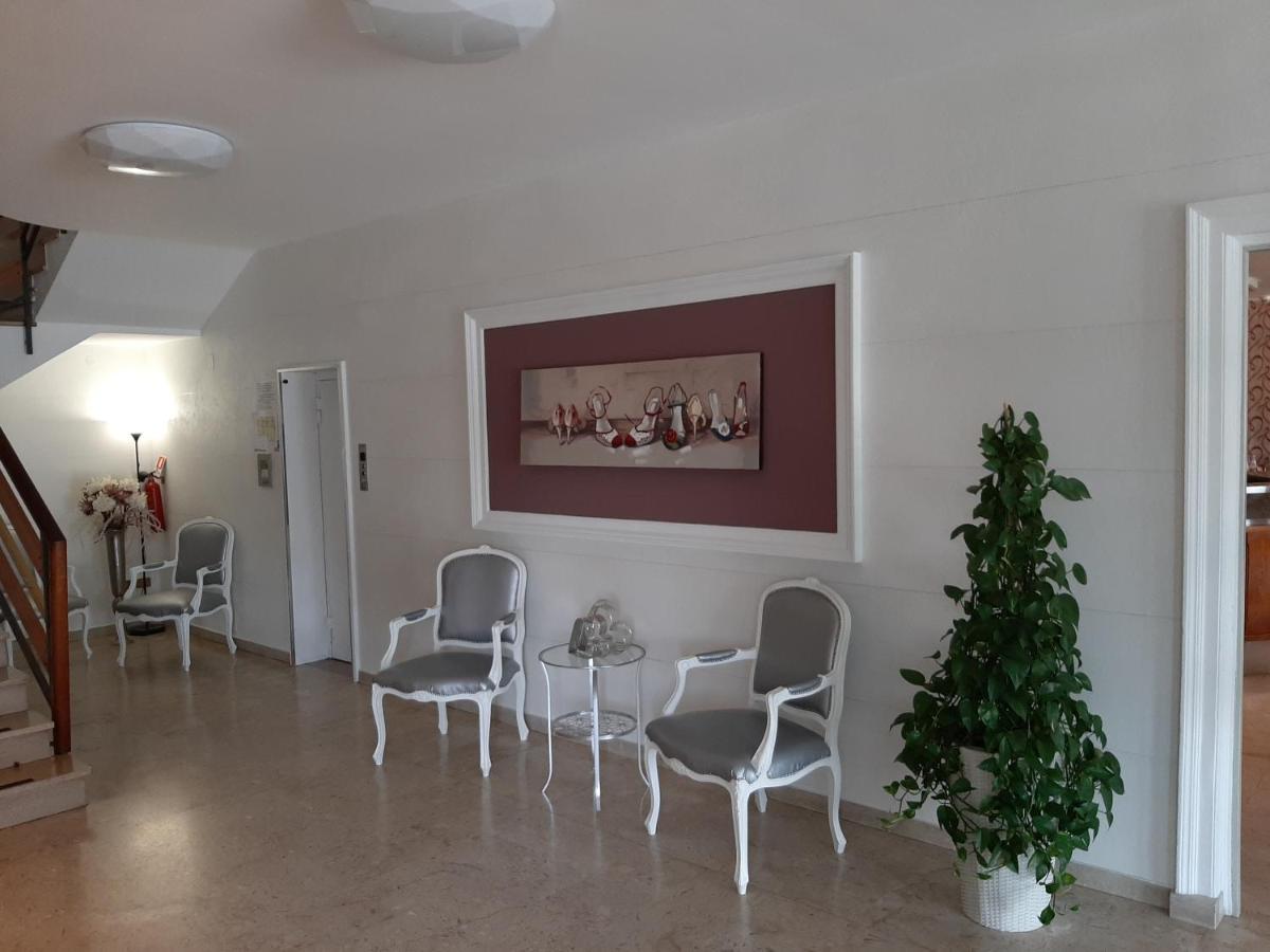 Hotel Florida ピオーヴェ・ディ・サッコ エクステリア 写真